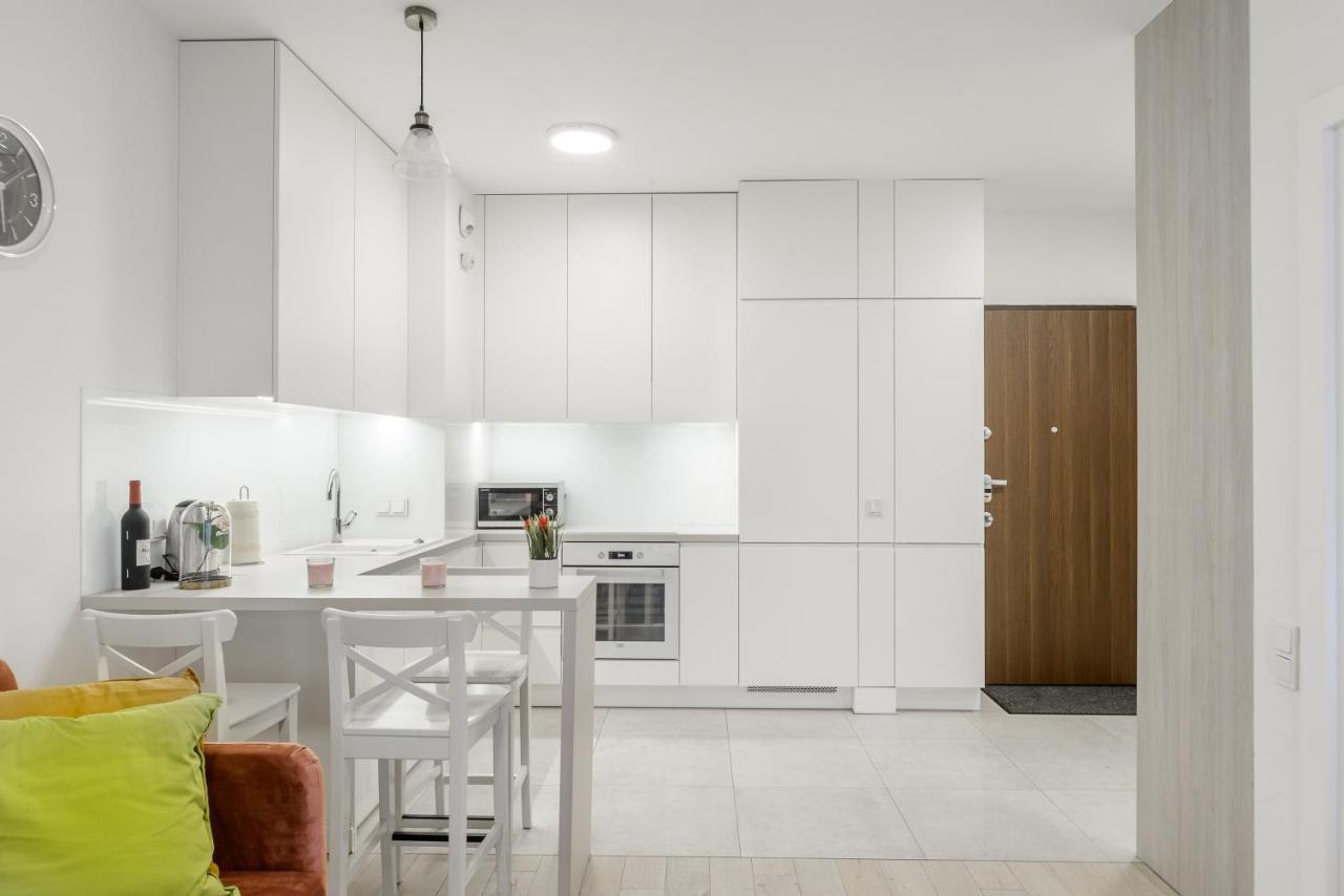Lumina Luxury Apartments In Mennica Residence Варшава Экстерьер фото