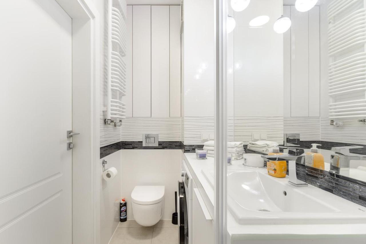 Lumina Luxury Apartments In Mennica Residence Варшава Экстерьер фото