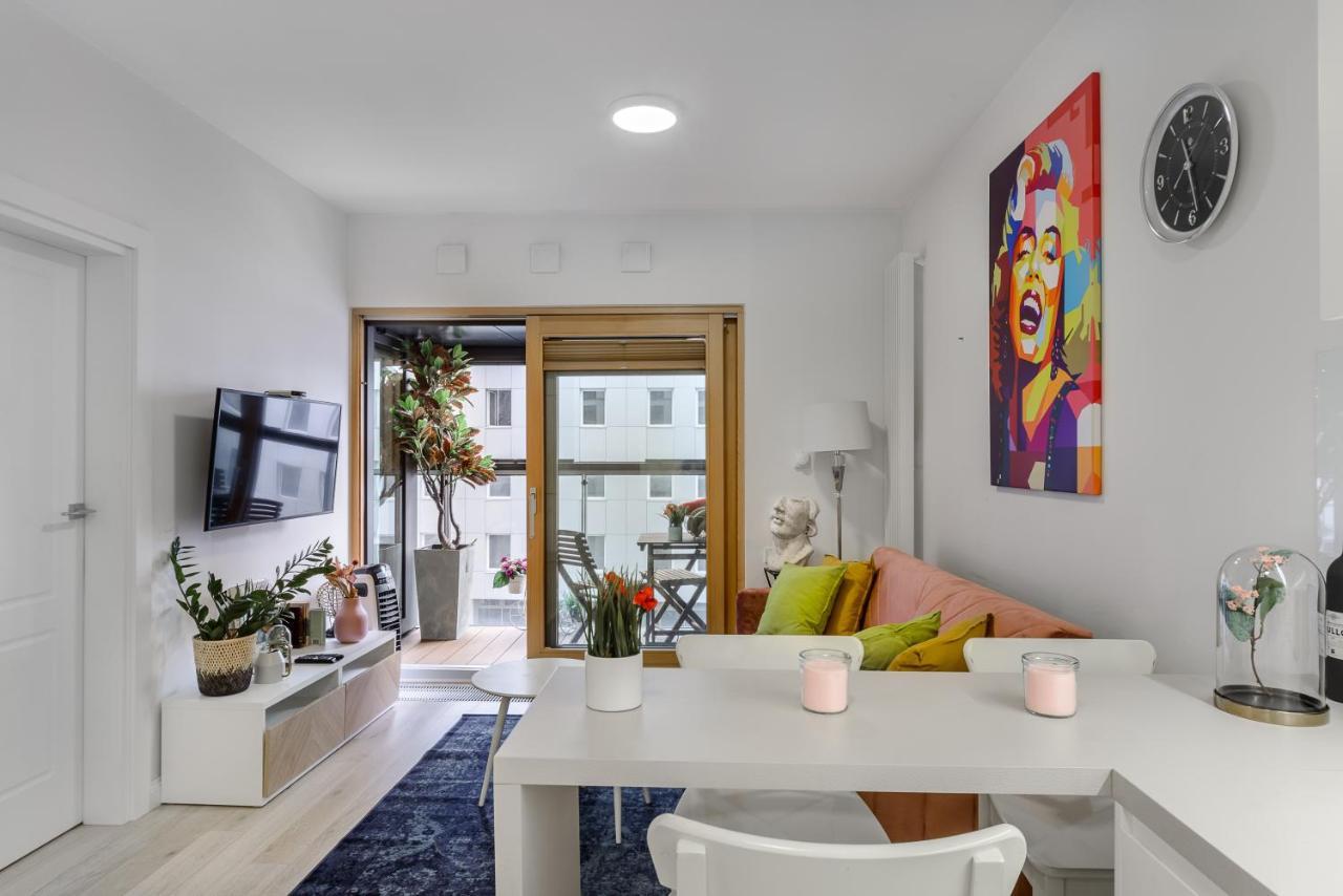 Lumina Luxury Apartments In Mennica Residence Варшава Экстерьер фото