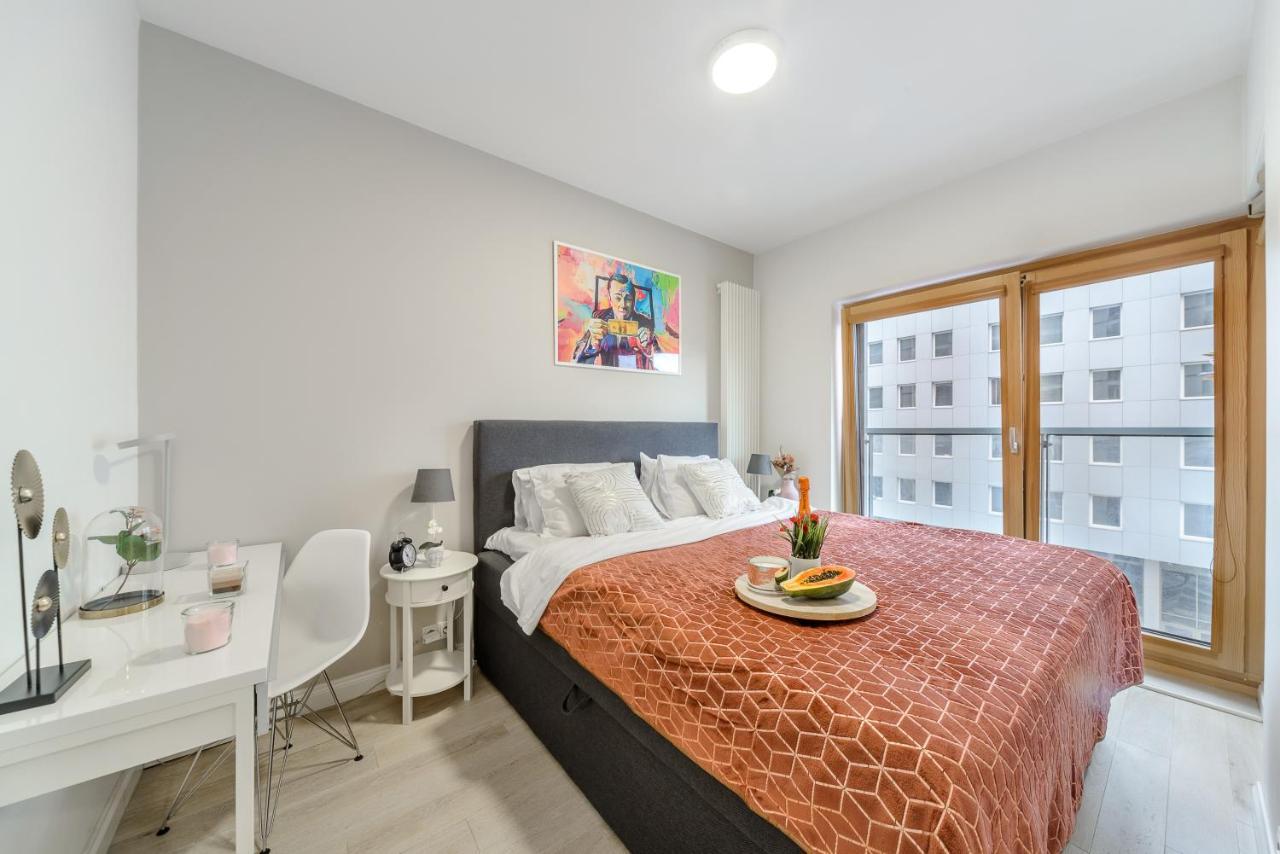 Lumina Luxury Apartments In Mennica Residence Варшава Экстерьер фото